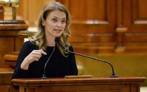 Alina Gorghiu vrea să boicoteze venirea preşedintelui Comisiei Europene, Jean Claude Juncker, în Parlamentul României
