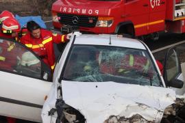 TRAGEDIE în Harghita! Tată şi fiu, morţi într-un GROAZNIC ACCIDENT, pe DN 13A. Bărbatul a intrat pe contrasens şi s-a IZBIT VIOLENT de un copac