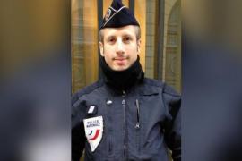 ULUITOR! Poliţistul MORT în atentatul de pe Champs-Elysee a fost CĂSĂTORIT DUPĂ MOARTE cu partenerul său de viaţă! Cum a fost asta posibil?