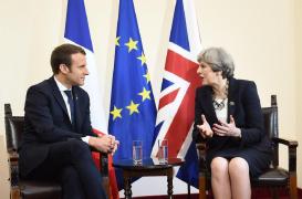 May şi Macron vor să dea amenzi giganţilor Facebook, Google şi Twitter dacă nu elimină conţinutul legat de terorism de pe Internet