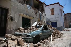 STARE DE URGENŢĂ pe Insula Lesbos: IMAGINI dramatice după ce sute de case au fost distruse de cutremur (GALERIE FOTO)