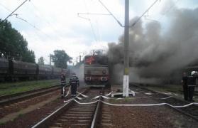 Locomotivă în flăcări, între Satu Mare şi Oradea! Zeci de pasageri au fost evacuaţi de urgenţă