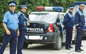 Poliţiştii orădeni au OPRIT un gălăţean în trafic și I-AU CONFISCAT HAINELE