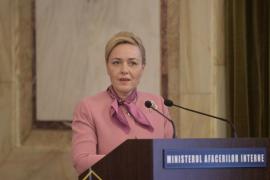 Carmen Dan îl ATACĂ pe Sorin Grindeanu: " Este doar o păpusă a cărei cheiţă se întoarce ritmic şi periodic"