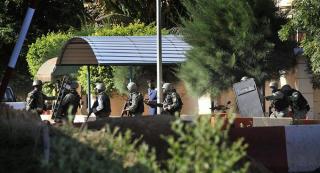 ATAC terorist într-o stațiune de lux din Mali, frecventată de turiști occidentali. Se dau lupte grele, au fost luați ostatici!