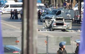 Atacatorul care intrat într-o maşină a Jandarmeriei pe Champs-Elysees a fost identificat. Bărbatul ar fi avut legături cu extremismul