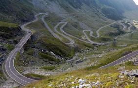 Transfăgărăşanul riscă să fie ÎNCHIS. Stâncă de 1.000 de tone desprinsă din versant!