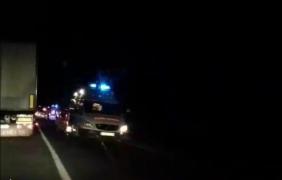 ACCIDENT GROAZNIC în Prahova! Tânăr de 25 de ani, cu brațul AMPUTAT, după ce a fost lovit de un autobuz!