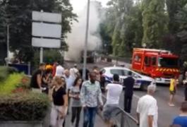 ULTIMA ORĂ! O EXPLOZIE a distrus un autobuz în Paris. VIDEO de la locul incidentului