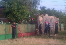 Sfârşit tragic la Satu Mare! O femeie a murit strivită de acoperişul casei. Prăbuşirea a mai făcut o victimă