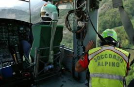 TRAGEDIE în Italia! Un român a MURIT şi un altul este în STARE CRITICĂ, după ce au fost loviţi de cabina unui teleferic pentru transportul lemnului