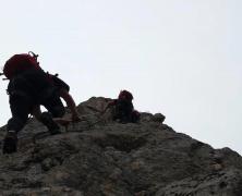 Momente dramatice la Cascada Bâlea! O adolescentă de 17 ani a căzut într-o râpă, după ce a alunecat pe potecă