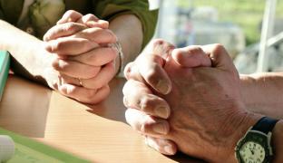 DUMINICA MARE. Creştinii sărbătoresc Rusaliile. Casele sunt împodobite cu ramuri pentru a alunga răul. Ce NU e bine să faci