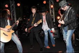 Veste bună pentru fanii Guns N’ Roses! Formaţia revine cu noi piese: "Asamblăm idei"