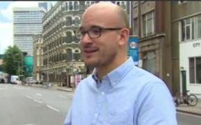 INCREDIBIL! Un client s-a întors la restaurant după atentatul de la Londra ca să ACHITE nota de plată (VIDEO)