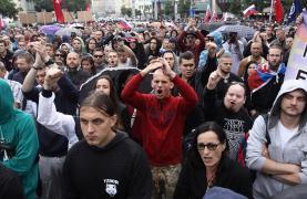 Manifestaţii de AMPLOARE în Slovacia. Mii de oameni protestează faţă de corupţie şi cer demisia ministrului de interene