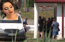 JALE ŞI LACRIMI pentru Cătălina! Sicriul cu trupul neînsufleţit al tinerei gravide a ajuns acasă, la Copşa Mică: "Durerea nu poate fi exprimată în cuvinte" (VIDEO)