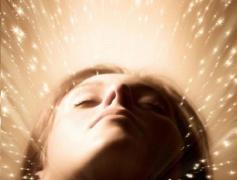 Ce înseamnă atunci când visezi o persoană care A MURIT! Sigur ţi s-a întâmplat şi ţie cel puţin o dată!