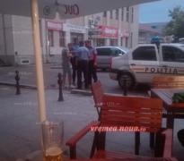 Scandal cu un tânăr din Vaslui: sub influenţa alcoolului,  s-a dezbrăcat în plină stradă