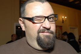 PIEDONE, o prezenţă tot mai activă ÎN CLUBURI! Fostul edil, lăsat SINGUR de soţie într-un club la mare, ÎN TOIUL DISTRACŢIEI