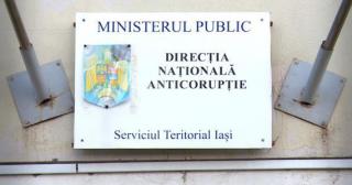 Un chirurg cardiolog din Iaşi e cercetat pentru luare de mită! Percheziţii la locuinţa şi la cabinetele acestuia