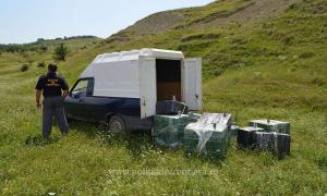 Captură impresionantă la Botoşani. Un tânăr a adus zeci de mii de pachete de ţigări de contrabandă de peste Prut