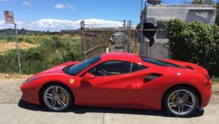 FURT ca-n filmele de comedie! A furat un FERRARI, dar N-A AVUT BANI DE BENZINĂ! Explicaţia dată poliţiştilor a stârnit HOHOTE DE RÂS!