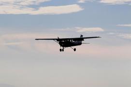 Un avion, peste 200 de maşini, ATV-uri şi o cisternă, printre bunurile sechestrate scoase la licitaţie de ANABI