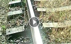 PERICOL PE CALEA FERATĂ, trenurile riscă să deraieze! IMAGINI ŞOCANTE pe o magistrală din România (VIDEO)