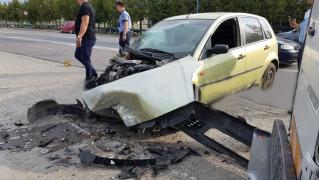 ACCIDENT CUMPLIT la Cernavodă! Din cauza unui strănut, un PREOT a pierdut controlul volanului şi a intrat într-un microbuz (IMAGINI DRAMATICE)