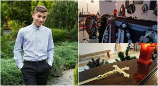 DURERE FĂRĂ MARGINI! Adrian, băiatul găsit mort în lacul din Ocna Şugatag, CONDUS PE ULTIMUL DRUM. "S-au scuturat toți trandafirii..." (GALERIE FOTO + VIDEO)