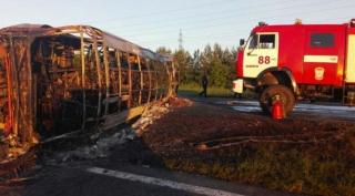 TRAGEDII ÎN LANȚ pe șosele! 13 MORȚI într-un accident de autocar!