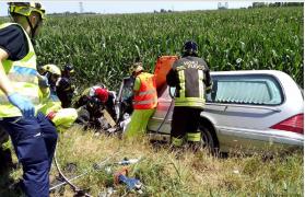 Întâmplare MACABRĂ în Italia! Şoferul român al unui dric care transporta în ţară trupul neînsufleţit al unei femei, luptă pentru VIAŢA sa după un grav accident