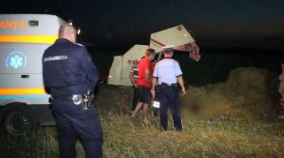 ŞOCANT: Tânăr tăiat în BUCĂŢI de balotiera pe care încerca să o repare! Băiatul A MURIT PE LOC