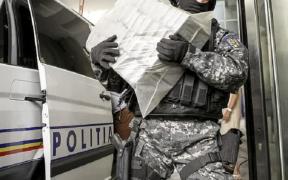 Colet cu droguri de zeci de mii de euro! Un bărbat ar fi trimis din Spania, prin curier, cocaină, ecstasy şi cannabis