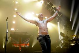 Lacrimi pentru Chester Bennington. Artiştii din întreaga lume deplâng moartea solistului Linkin Park: "Tocmai îmi spusese cât de fericit era..."