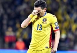 Fiul fostului internaţional Sabin Ilie, dus la poliţie pentru şantaj. Alţi doi adolescenţi de 16 ani au fost reţinuţi