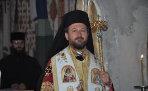 Episcopul Huşilor nu mai are dreptul să oficieze slujbe
