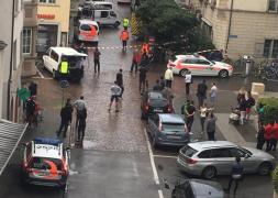 MĂCEL într-un oraş din sudul Elveţiei! Sunt mai multe VICTIME, după ce un bărbat a atacat cu DRUJBA oamenii pe străzi (IMAGINI DRAMATICE)