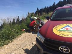 Femeie rănită în Masivul Postăvaru, au intervenit salvamontiştii. Turista a urcat pe munte încălţată cu...pantofi