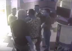 Patron de bar, bătut măr de un tânăr de etnie romă! Localnicii spun că sunt TERORIZAŢI şi acuză autorităţile nu mişcă un deget