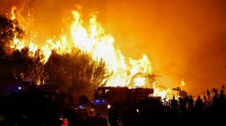 Alertă în Franţa: Peste 10.000 de persoane au fost evacuate în timpul nopţii din cauza incendiilor de vegetaţie