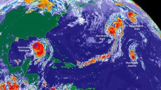 Fenomen meteo STRANIU în Pacific. 8 cicloane tropicale au lovit simultan, un fenomen asemănător înregistrându-se acum 50 de ani (VIDEO)