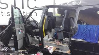 Noi DEZVĂLUIRI în cazul accidentului teribil din Ungaria, soldat cu trei MORŢI: Şoferul microbuzului a fost ARESTAT. Motivul este incredibil