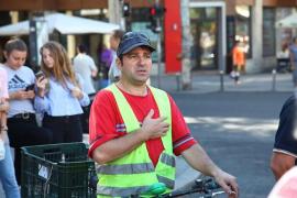 Imagini INEDITE surprinse la festivitatea organizată de Ziua Imnului Naţional! Un gunoier îşi duce mâna la piept şi...