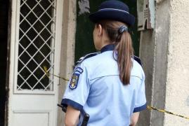 O poliţistă a fost BĂTUTĂ la Holboca, în Iaşi, în timp ce încerca să aplaneze un conflict între vecini! Şeful de post a fost ameninţat cu moartea