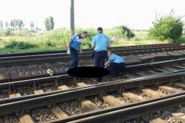 Brăilean SPULBERAT de TREN, după o ceartă cu soția. Tânărul tocmai fusese salvat de la moarte de o vecină, care i-a dat o masă caldă și i-a ascultat problemele