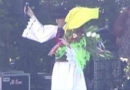 Dedicaţie surprinzătoare făcută de Cristian Pomohaci, la primul concert după ce a fost exclus din Biserică