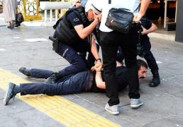 Operaţiune de amploare în Turcia. Autorităţile au reţinut peste o mie de persoane suspectate de legături cu "grupări teroriste" sau cu puciul eşuat de anul trecut