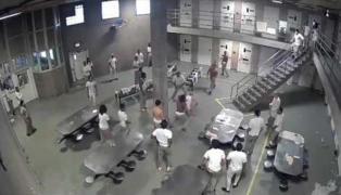 MĂCEL, noaptea trecută, într-o închisoare de maximă securitate! Zeci de deţinuţi au fost ÎNJUNGHIAŢI, TORTURAŢI până la moarte sau DECAPITAŢI